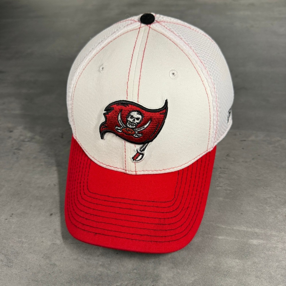 Tampa Bay Buccaneers Hat New Era Cap‎ 39THIRTY NFL Red White Fitted L-XL Stretch